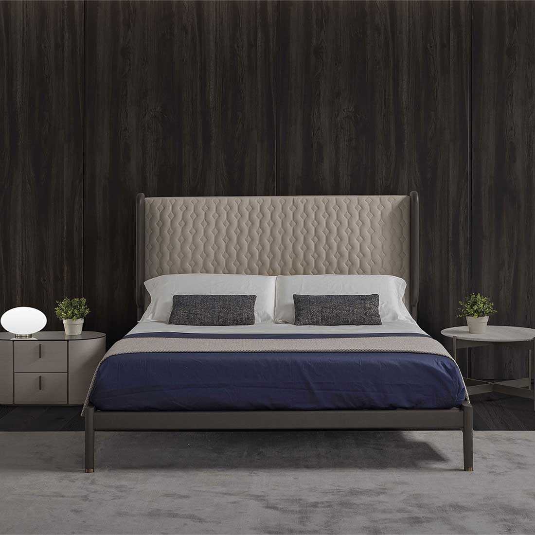 Cama HUGS con estructura en fresno gris y latón bruñido Conte Italia - 1