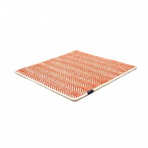 Alfombra Amen Break white & red earth 250x350 The Lab - 1